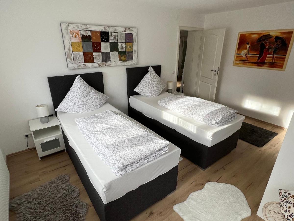 Terrassenwohnung In Estenfeld Bei Wuerzburg Esterno foto