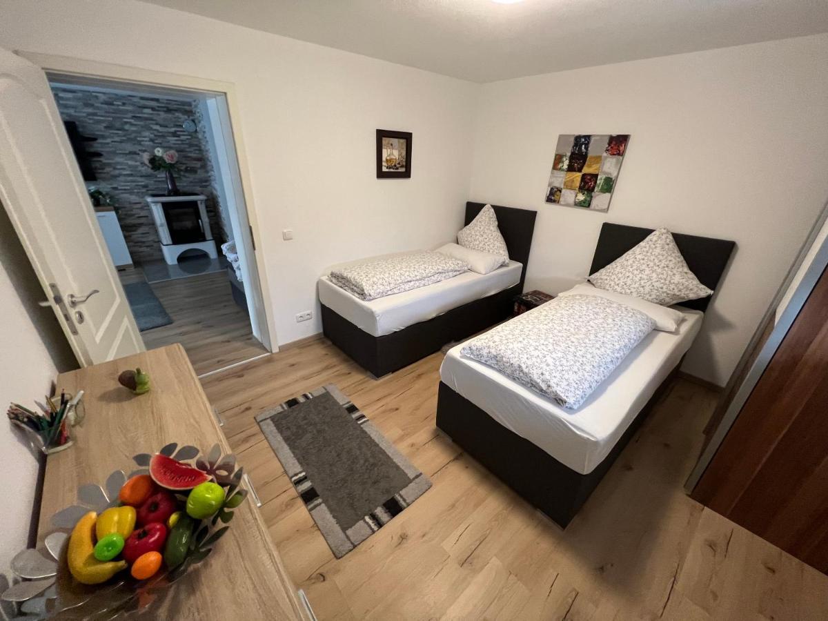 Terrassenwohnung In Estenfeld Bei Wuerzburg Esterno foto