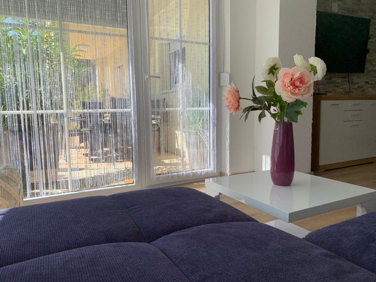 Terrassenwohnung In Estenfeld Bei Wuerzburg Esterno foto