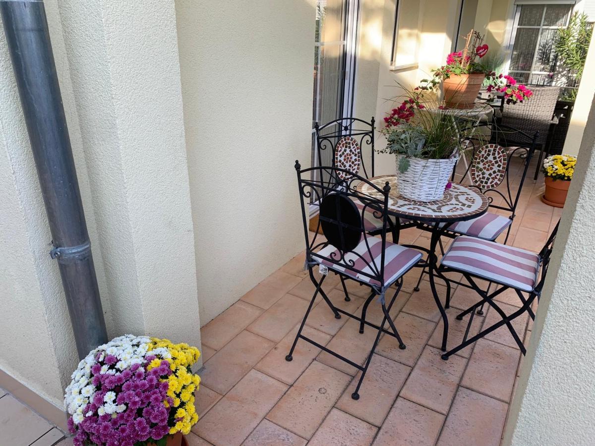 Terrassenwohnung In Estenfeld Bei Wuerzburg Esterno foto